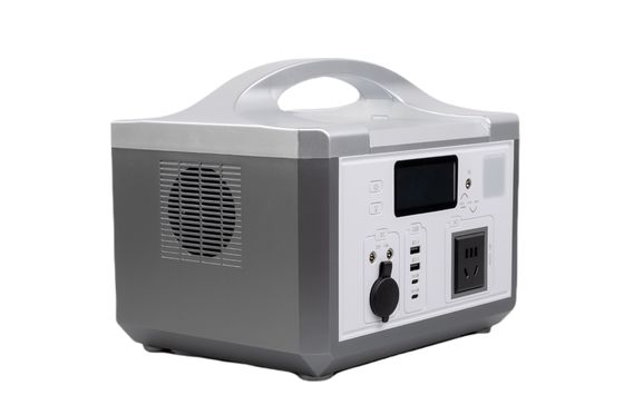 एलईडी लाइट / एसओएस लाइट 300W आउटडोर ऊर्जा बिजली की आपूर्ति वायरलेस चार्जिंग के साथ आउटडोर लंबी पैदल यात्रा के लिए सौर पोर्टेबल पावर बैंक