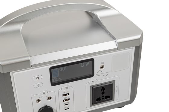 उच्च ऊर्जा घनत्व DC12V 300W USB पोर्टेबल पावर बैंक कार चार्जर / सौर पैनल चार्जर MSDS होम बैकअप के लिए अनुमोदित