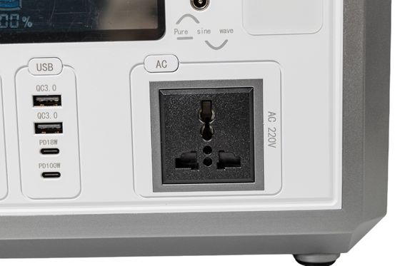50HZ/60HZ AC आउटलेट फ्लैश फिश सोलर जनरेटर कार्यालय उपकरण के लिए सोलर पैनल चार्जिंग के साथ पोर्टेबल ऊर्जा भंडारण