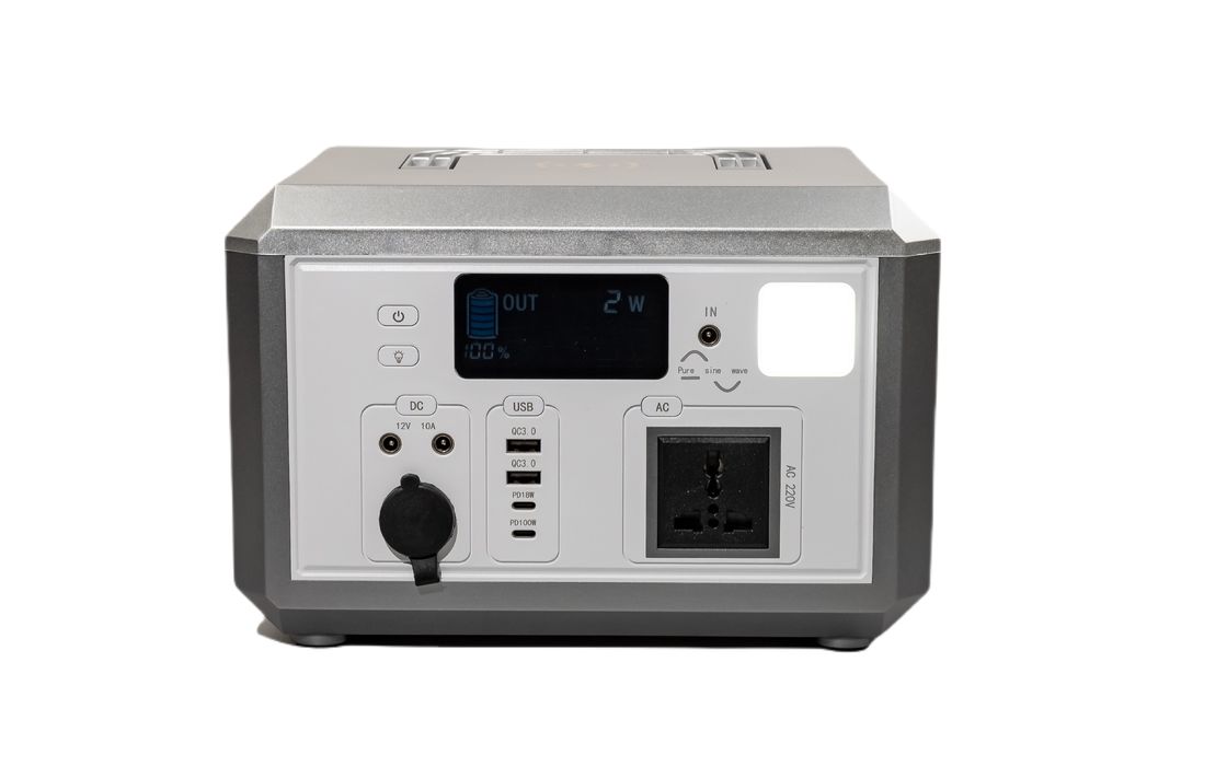 निःशुल्क स्थानांतरण स्विच एसी आउटलेट 600W पीवी चार्जिंग आपातकालीन बिजली आपूर्ति के लिए एसओएस लाइट के साथ सर्वश्रेष्ठ बिजली स्टेशन